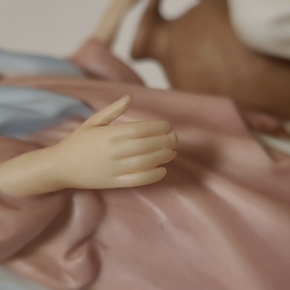 Vintage Home Interior Living Water Figurine - Picture 13 of 16